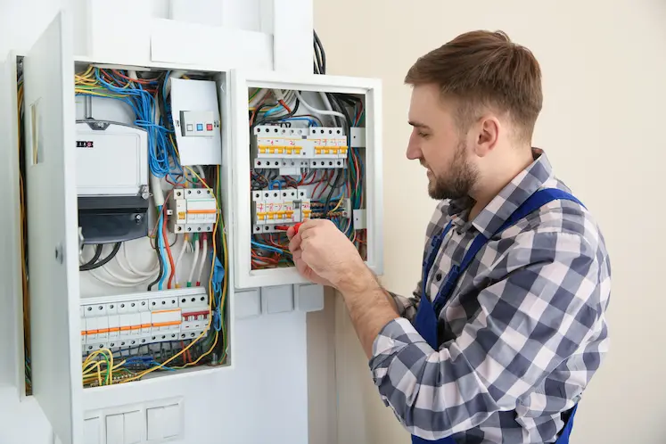 Electrician working in Portsmouth